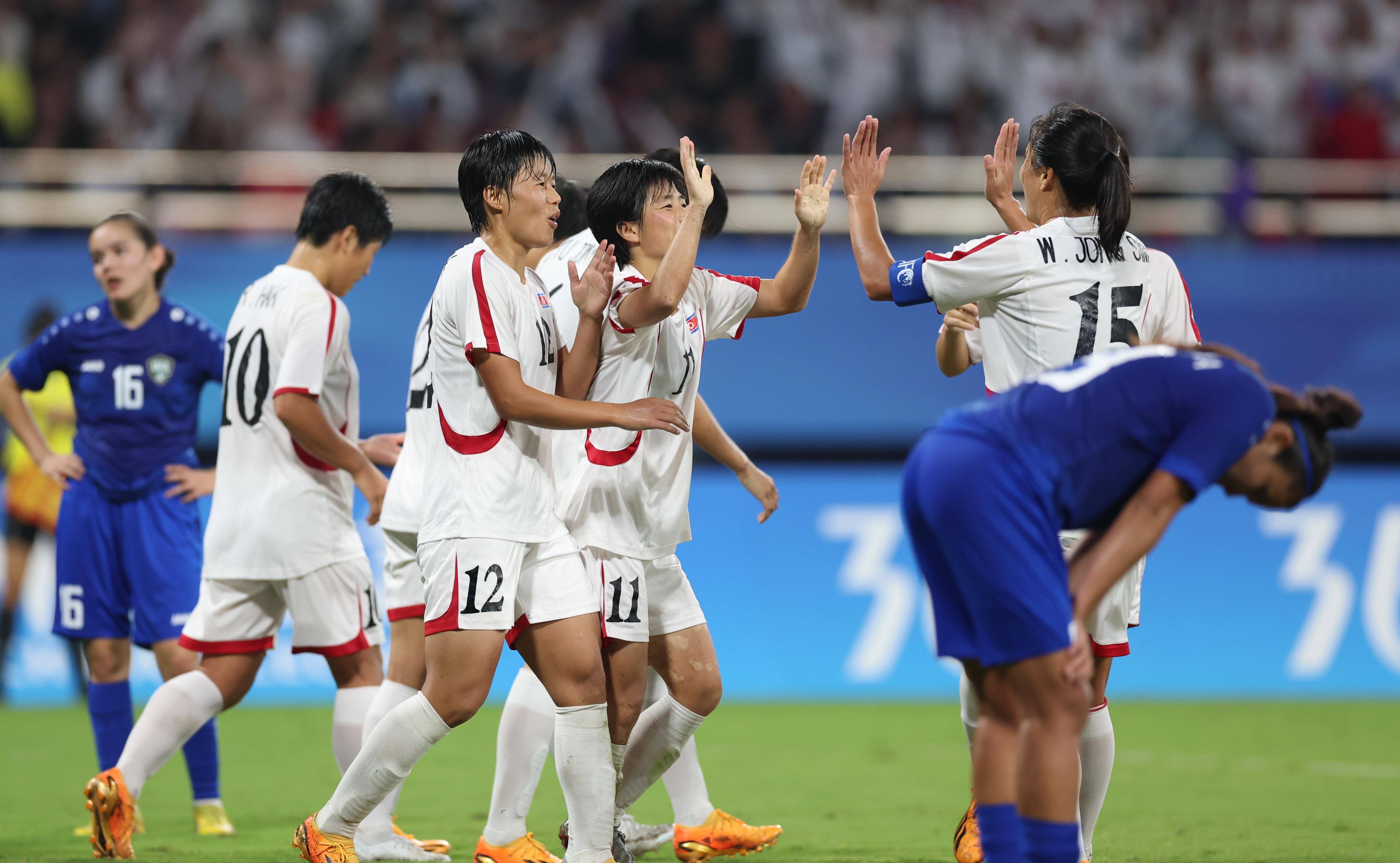 国际足球比赛中,女运动员铩羽而归 国际足球比赛中,女运动员铩羽而归