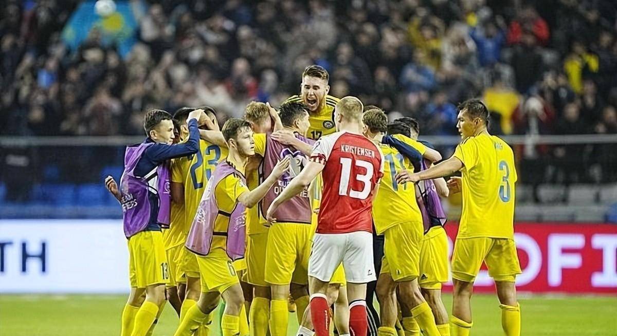 欧预赛对阵抢眼,球场气氛热烈 欧预赛对阵抢眼,球场气氛热烈