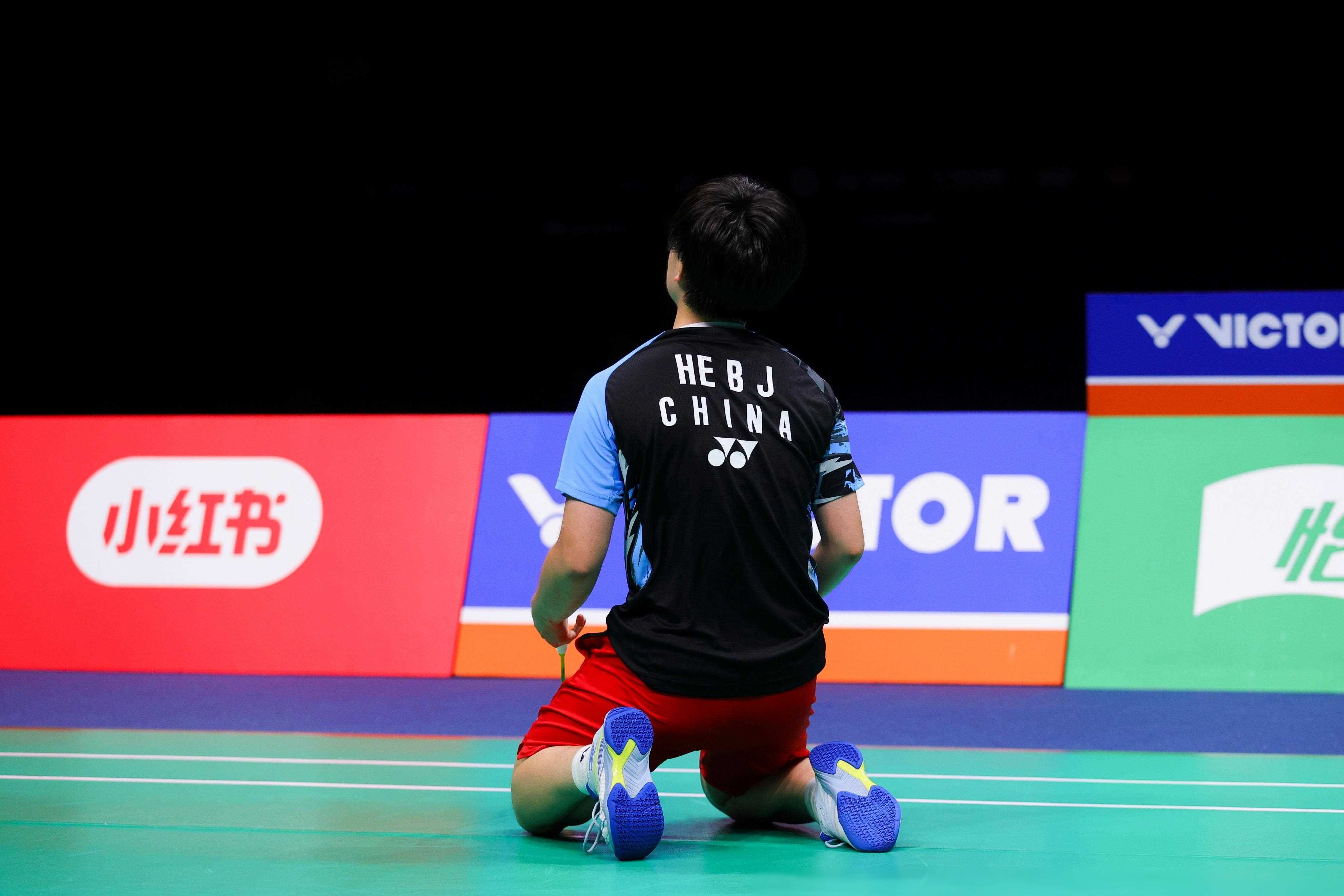 威廉希尔官网-东南方球队再次击败对手，稳坐小组第一