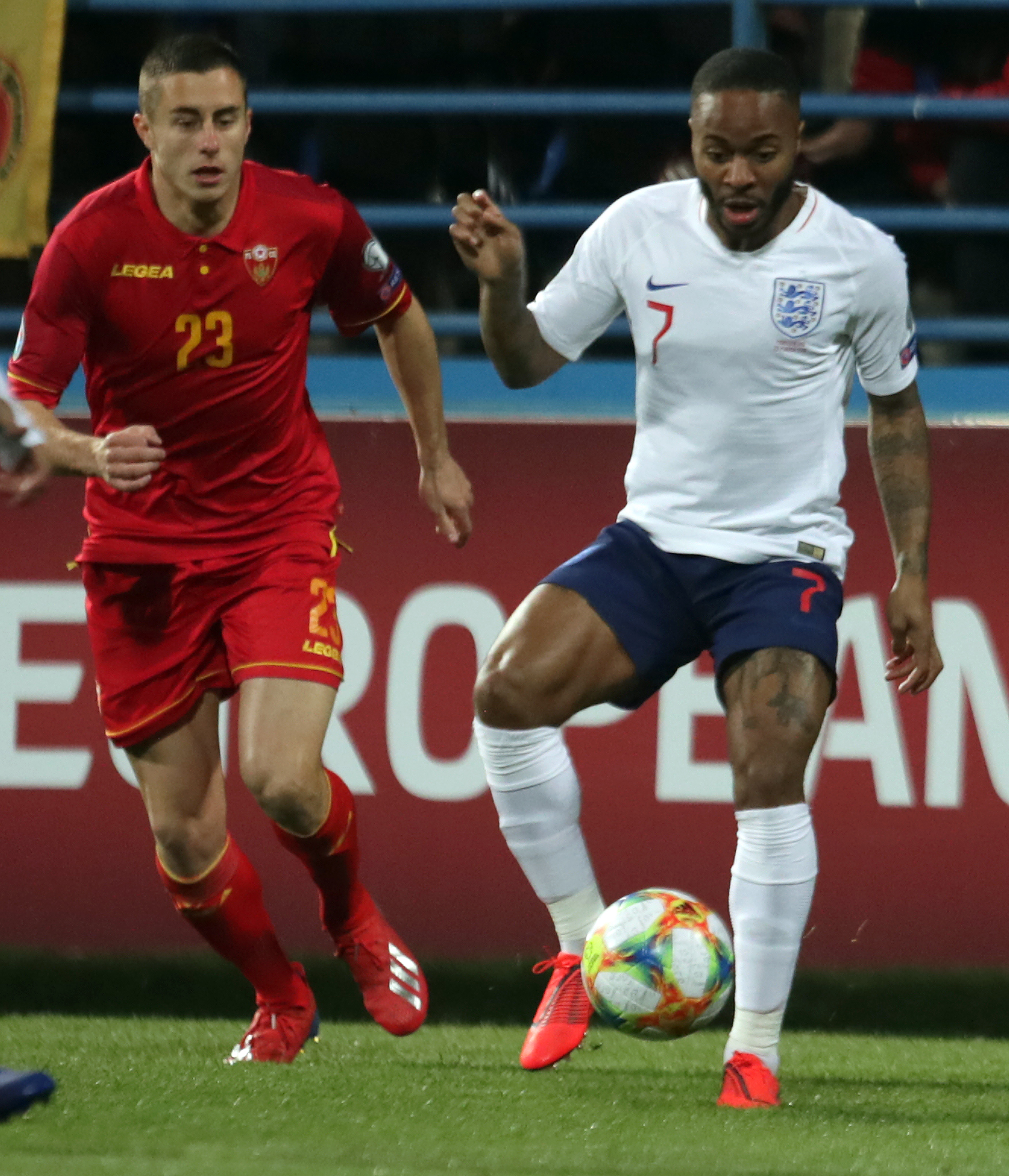 黑山客场战平英格兰,黑山2-2逼平英格兰 黑山客场战平英格兰,黑山2-2逼平英格兰