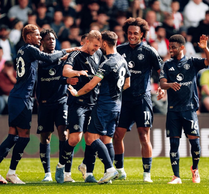 曼联主场逼平南安普顿,锁定下赛季欧战席位 曼联主场逼平南安普顿,锁定下赛季欧战席位