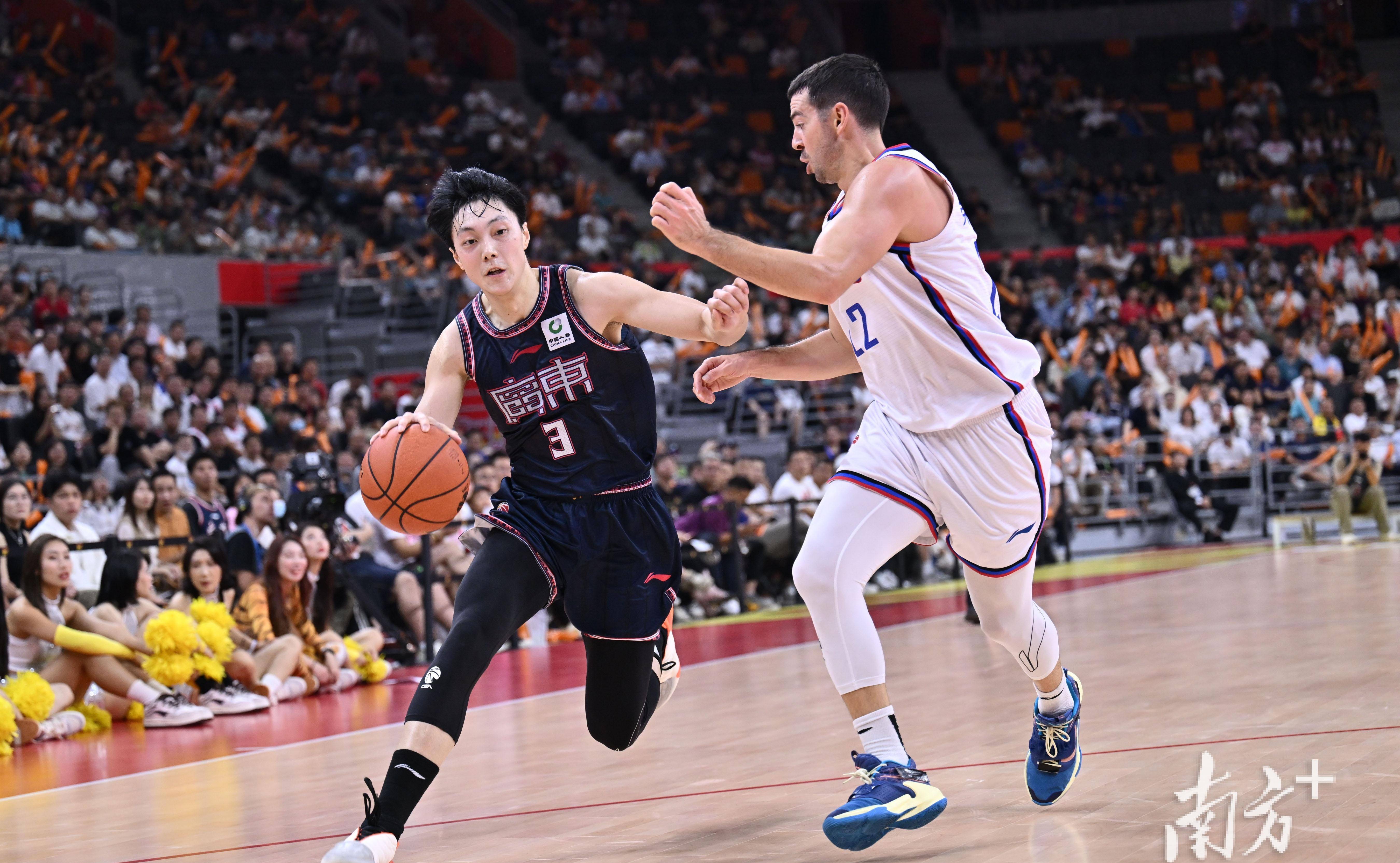 广东男篮主力球员集体亮眼,取得胜利 广东男篮主力球员集体亮眼,取得胜利