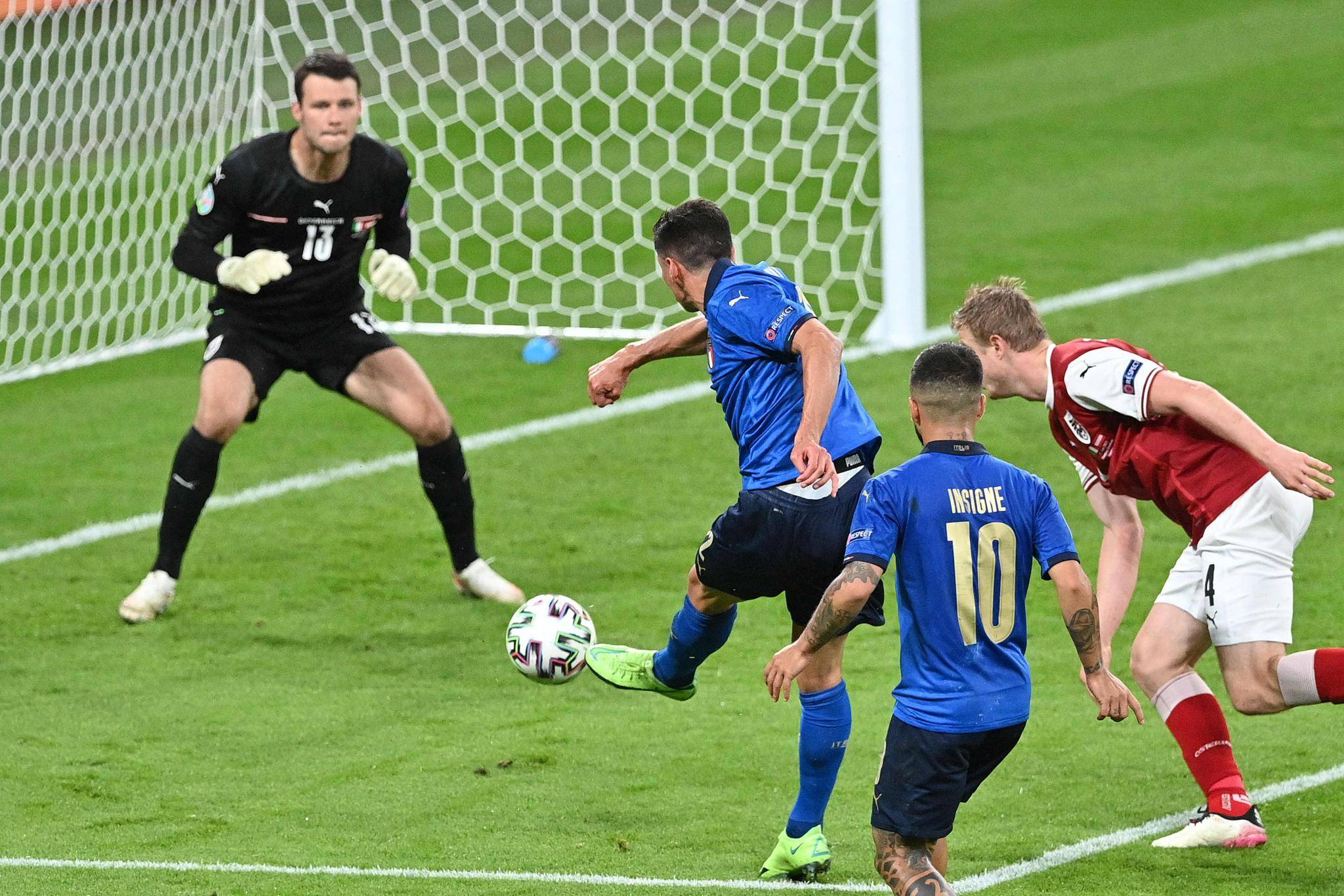 欧洲杯选拔赛劲爆对决频频上演 欧洲杯选拔赛劲爆对决频频上演