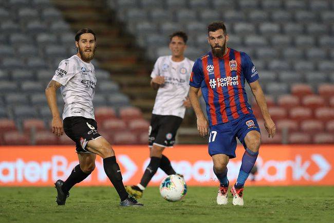 卡塔尔男篮依然坚挺,主场作战表现抢眼 卡塔尔男篮依然坚挺,主场作战表现抢眼