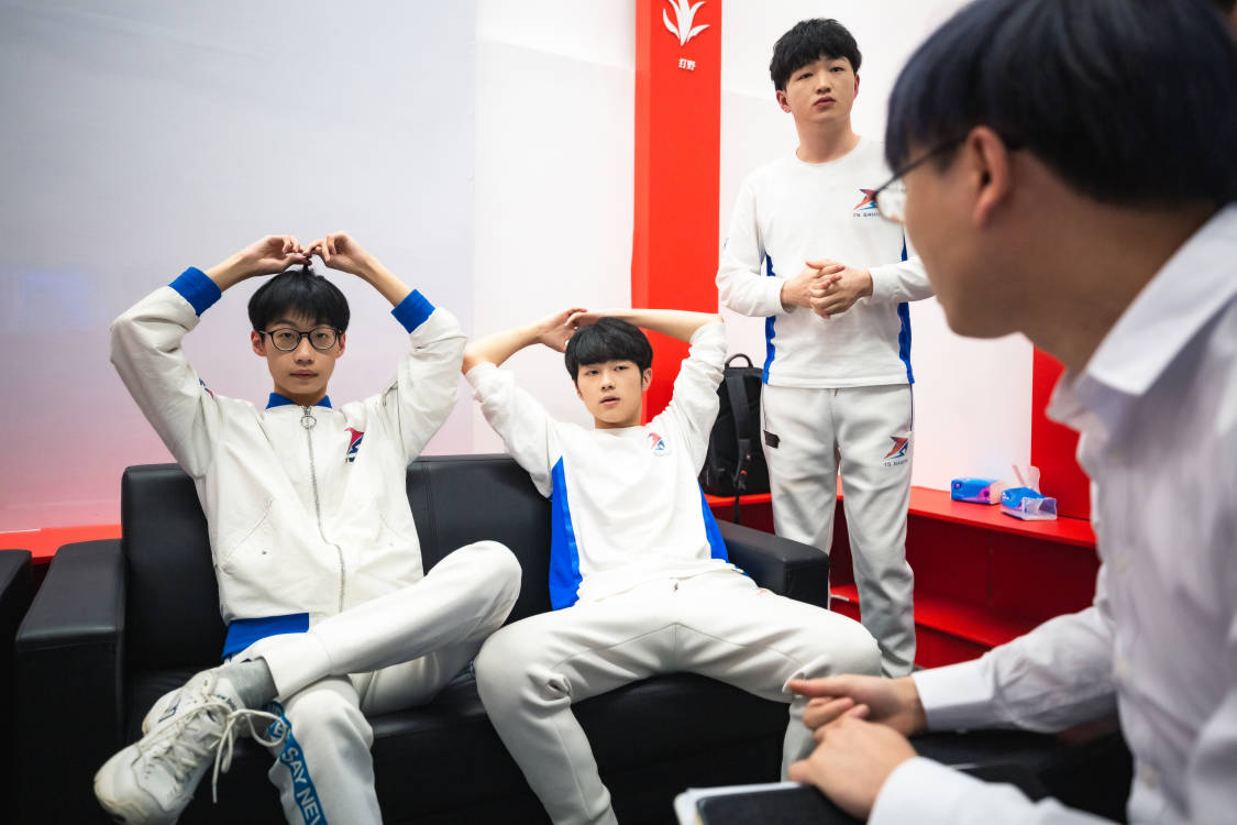 泰国球队取得胜利,成功突围进入淘汰赛 泰国球队取得胜利,成功突围进入淘汰赛