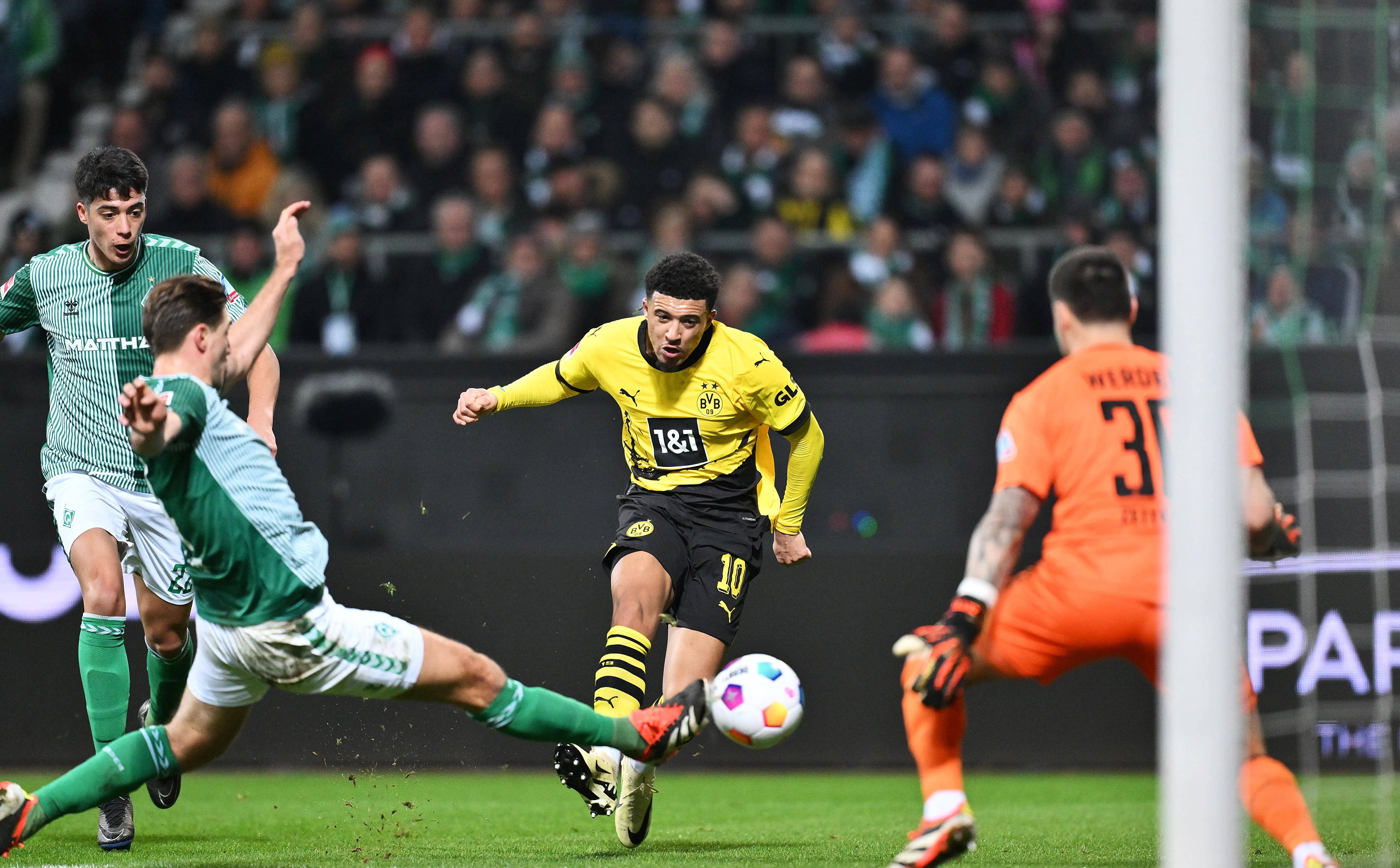 斯图加特力克汉诺威,稳坐德甲积分榜前十 斯图加特力克汉诺威,稳坐德甲积分榜前十