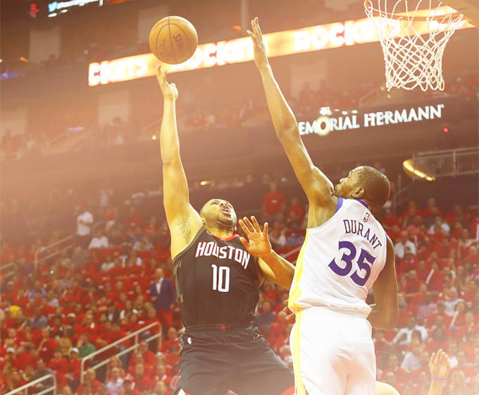 英国威廉希尔-狂胜！法兰克福队一路领先压倒对手取胜