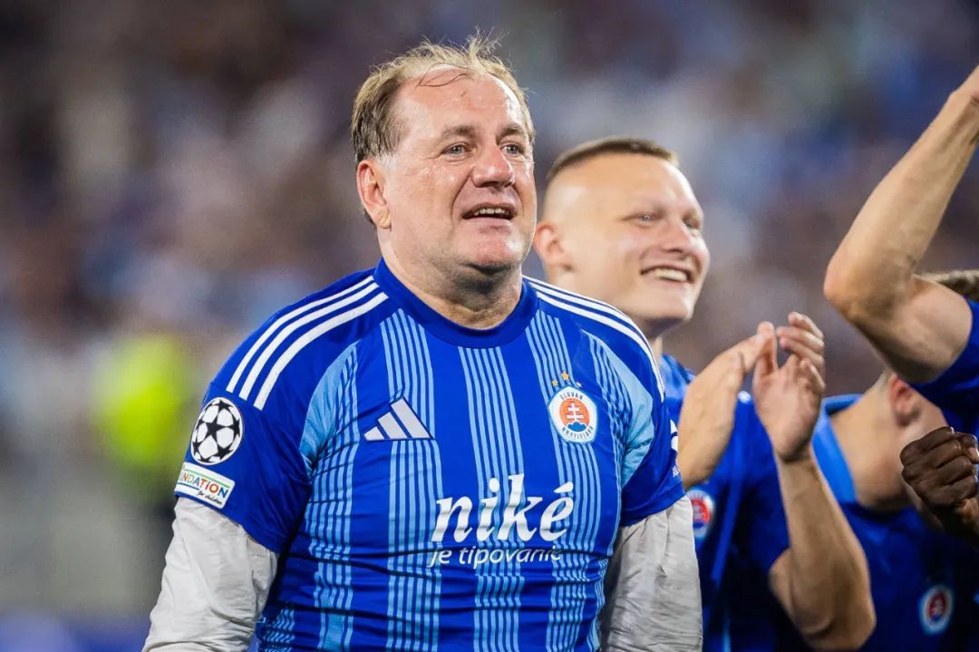 斯洛伐克队斩获胜利,欧预赛比赛开门红 斯洛伐克队斩获胜利,欧预赛比赛开门红