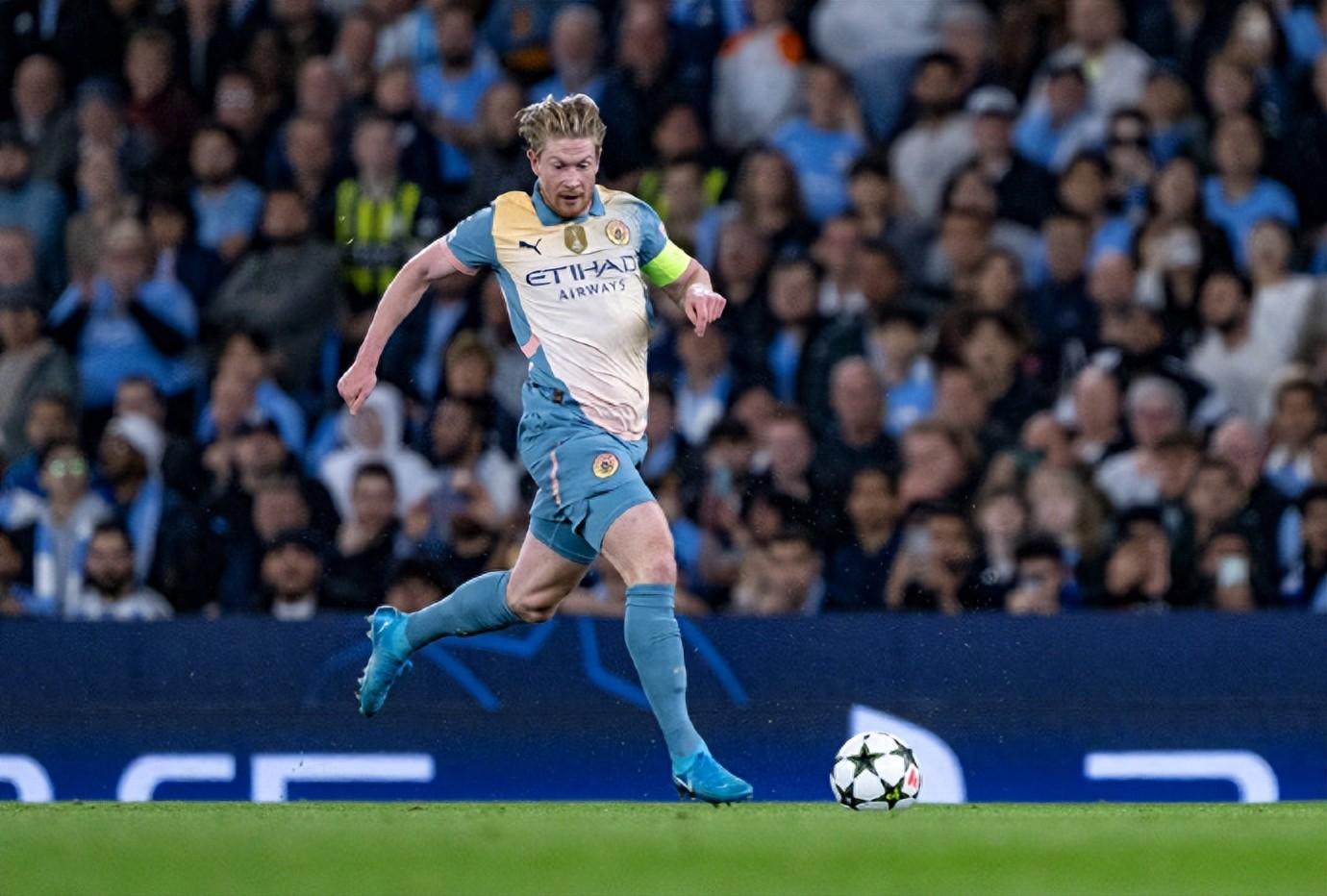 曼城中场核心因伤退出比赛,给球队造成打击 曼城中场核心因伤退出比赛,给球队造成打击