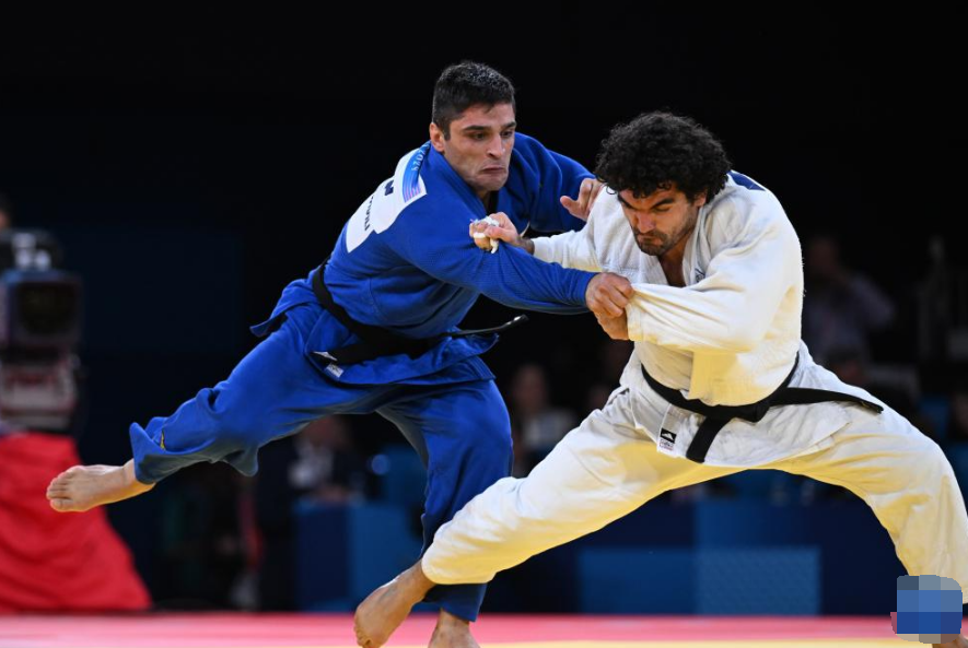 意大利柔道选手出奇制胜,夺冠成功 意大利柔道选手出奇制胜,夺冠成功