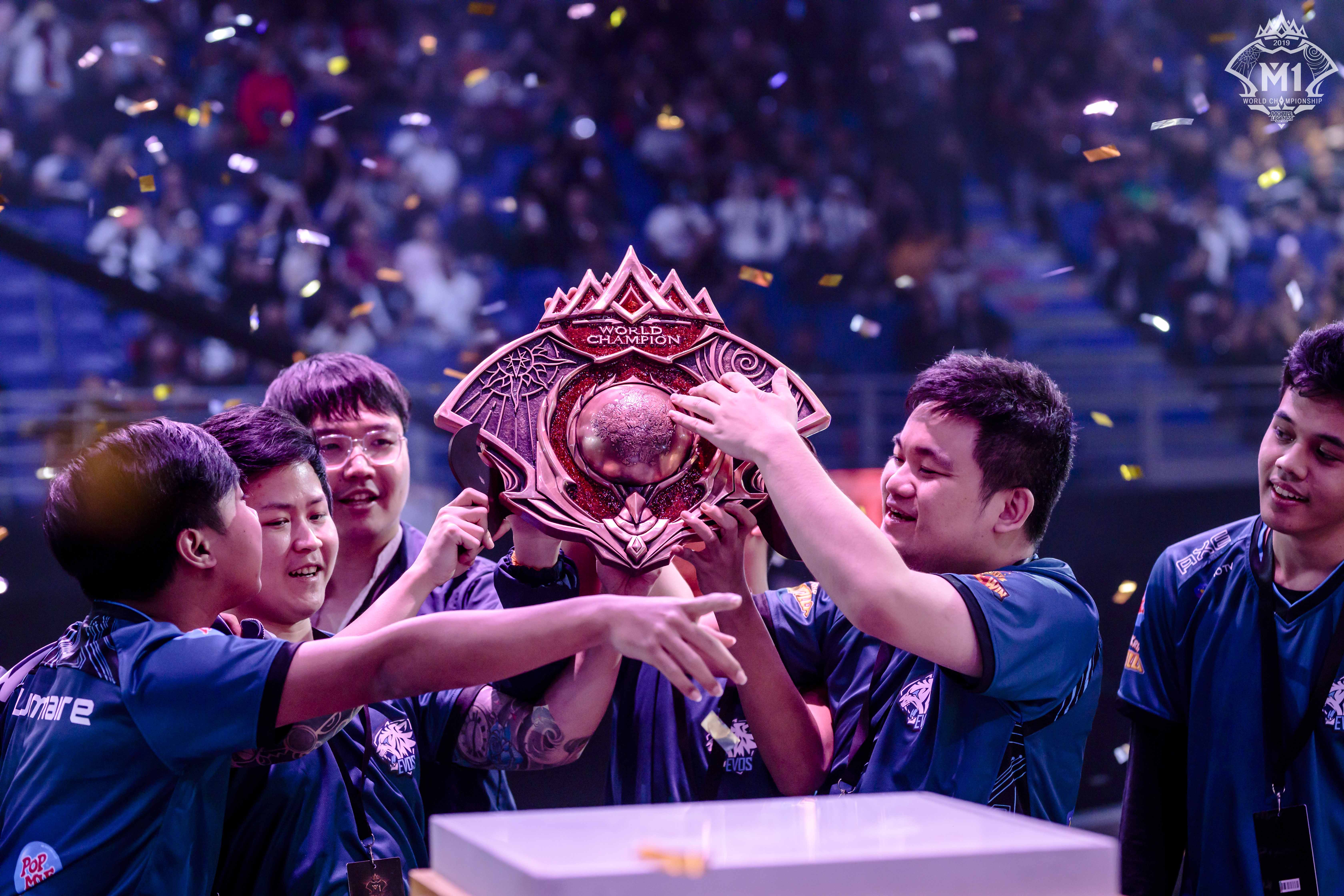 决胜时刻:球队团结奋进冲击胜利 决胜时刻:球队团结奋进冲击胜利