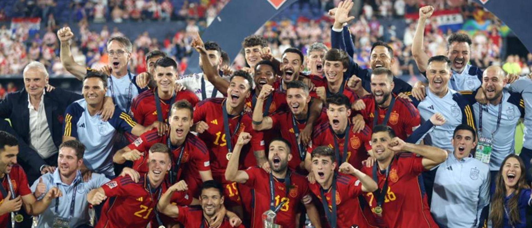 欧国联比赛均势激烈,球员们顽强拼搏 欧国联比赛均势激烈,球员们顽强拼搏