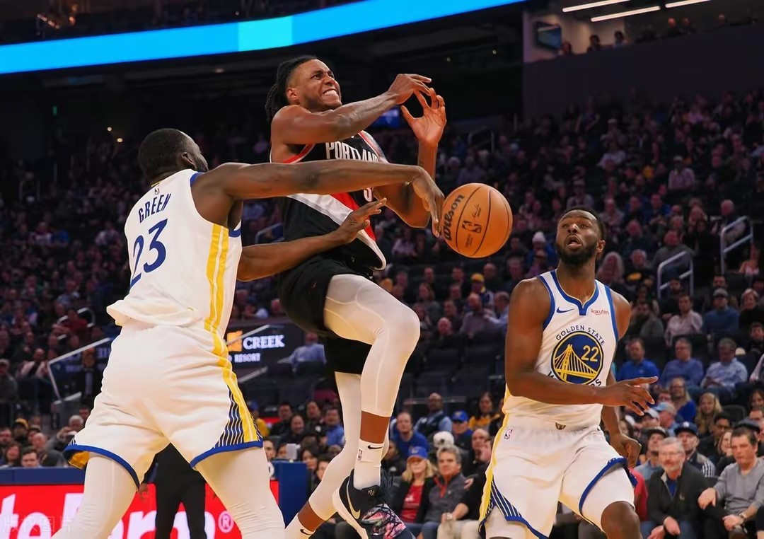 开拓者遭到快船逆转,吞下两连败 开拓者遭到快船逆转,吞下两连败