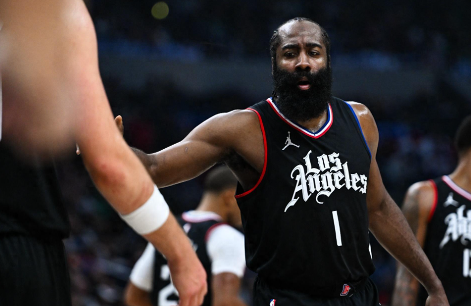 火箭主场大胜灰熊,哈登独得30+再现神准手感 火箭主场大胜灰熊,哈登独得30+再现神准手感