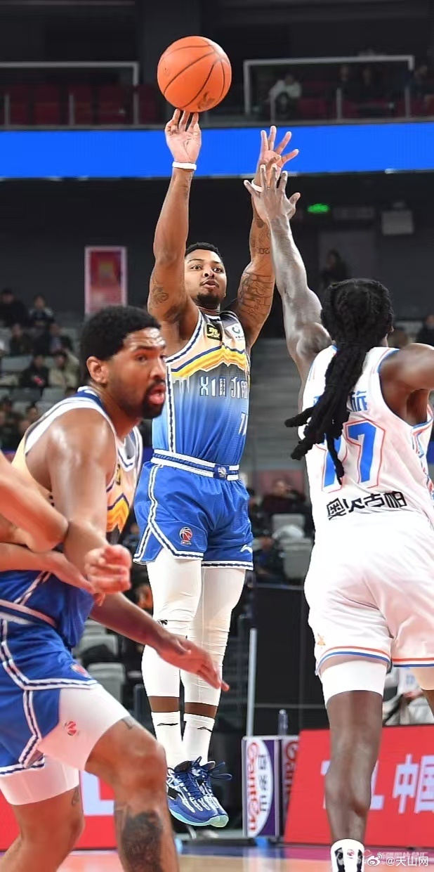 新疆队火力全开,轻松取得五连胜 新疆队火力全开,轻松取得五连胜