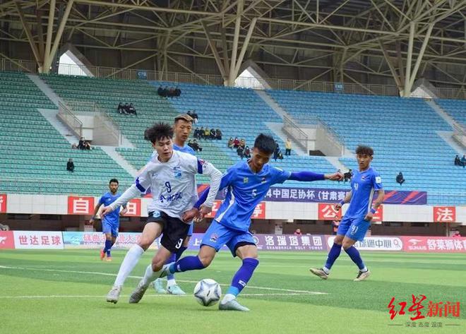 中国职业足球赛事中球队表现抢眼,备受期待 中国职业足球赛事中球队表现抢眼,备受期待
