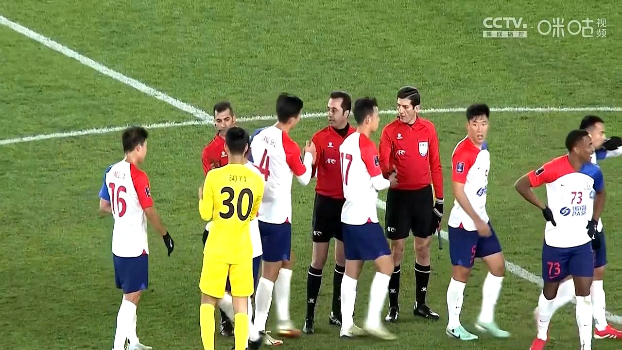 亚洲足球决赛分庭抗礼意外发生